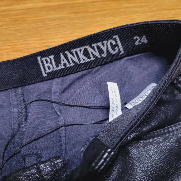 Blank NYC Women's Vegan/Faux Leather Bell Bottom Pants Black Size 24 - Picture 5 of 12